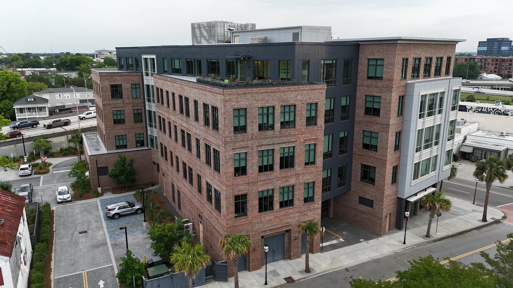 677 King Street — image 3