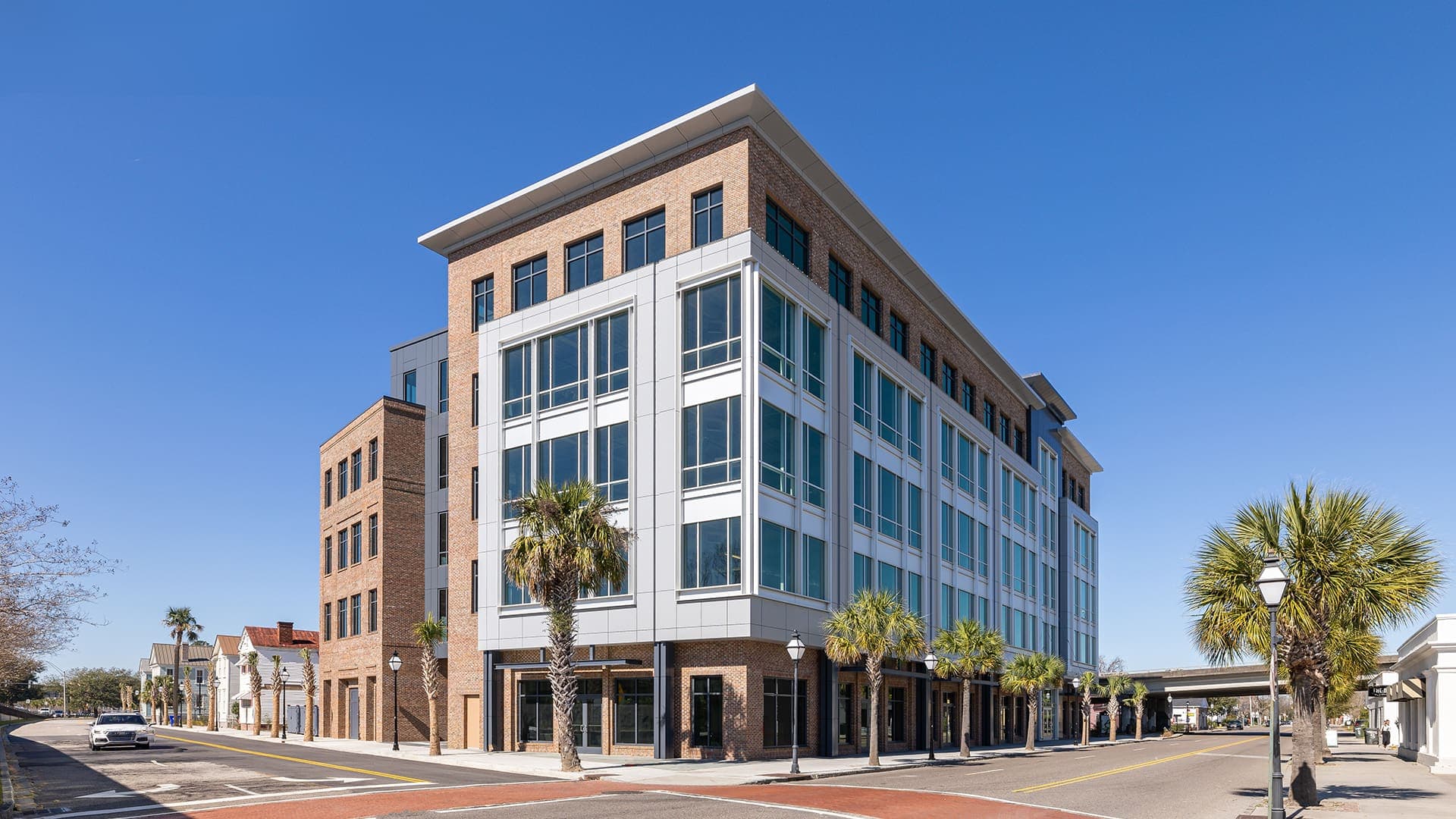 677 King Street — image 4